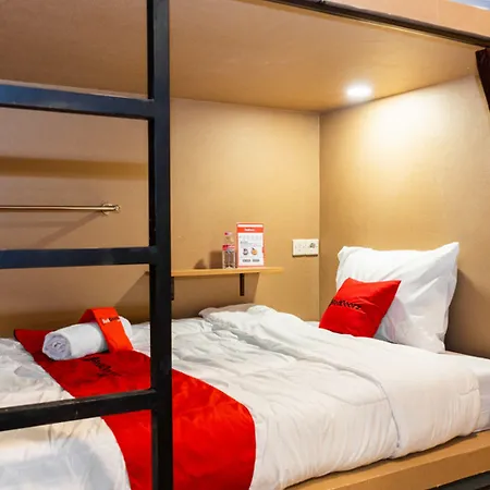 RedDoorz Hostel @ DI Panjaitan Simpang Lima-3
